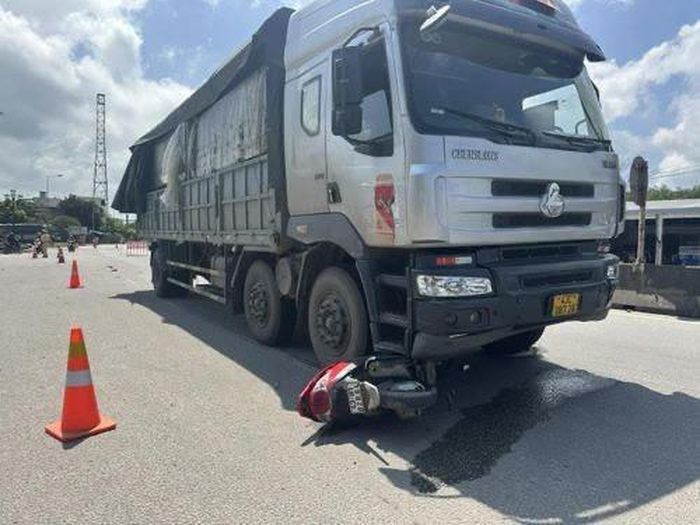 Hiện trường vụ tai nạn tại Km1028+100 QL1A.
