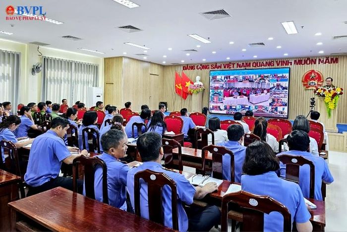  Hội nghị được tổ chức bằng hình thức trực tiếp và trực tuyến tới các huyện, thị xã, thành phố trong tỉnh.