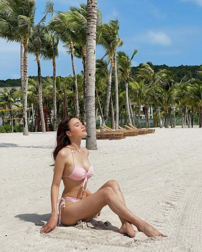 Nữ diễn viên bất ngờ thông báo tạm dừng hoạt động showbiz để đi du học.