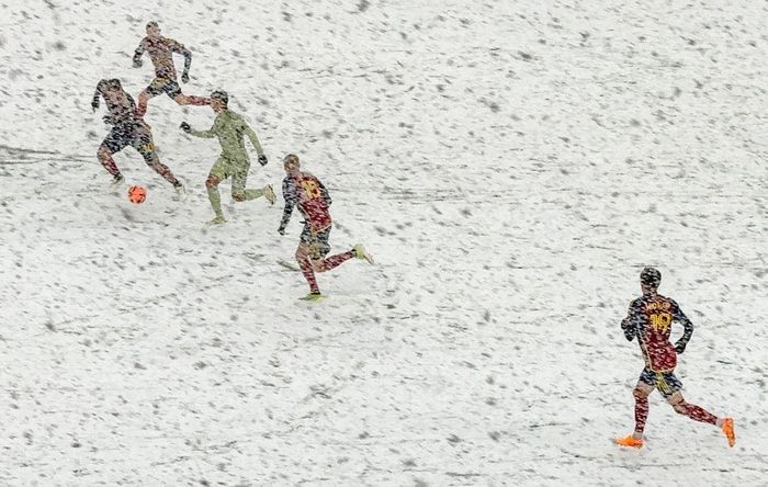  Tuyết rơi dày đặc ở trận đấu giữa Los Angeles FC và Real Salt Lake 