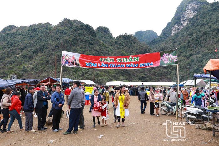 Lễ hội Gầu Tào được tổ chức vào mỗi dịp đầu Xuân, góp phần để đồng bào Mông thắt chặt tình đoàn kết trong cộng đồng và gìn giữ những nét văn hóa truyền thống của dân tộc.