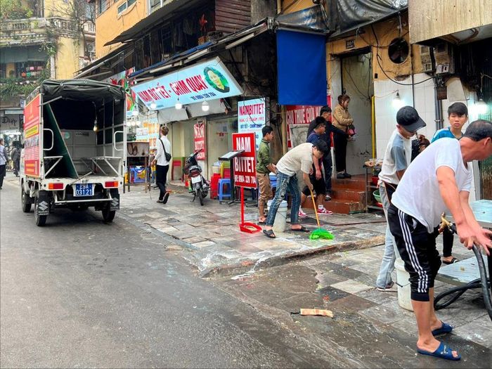 Trả lại vỉa hè thông thoáng.