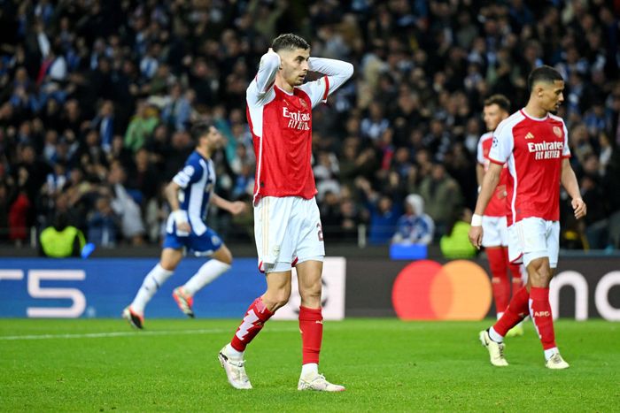  Arsenal bị Porto bắt bài ở trận lượt đi vòng 16 đội Champions League. 