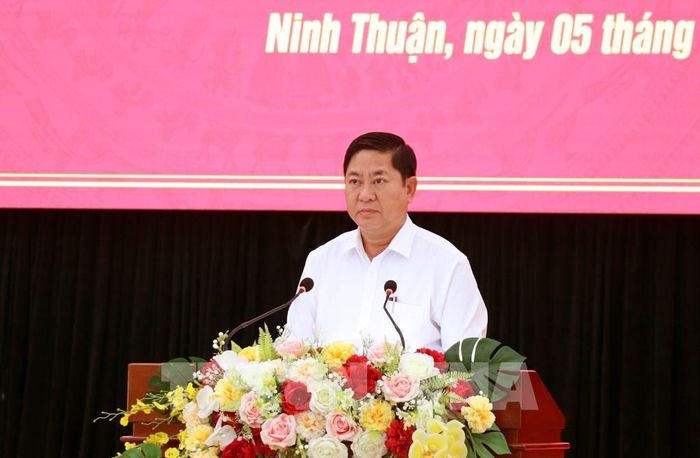 Ông Trần Quốc Nam, Chủ tịch UBND tỉnh Ninh Thuận phát biểu tại hội nghị. Ảnh: Công Thử - TTXVN