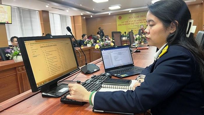 Hàng trăm câu hỏi của người nộp thuế đã được gửi đến Cổng thông tin điện tử của Cục Thuế TP. Hà Nội. Ảnh: Nhật Minh.