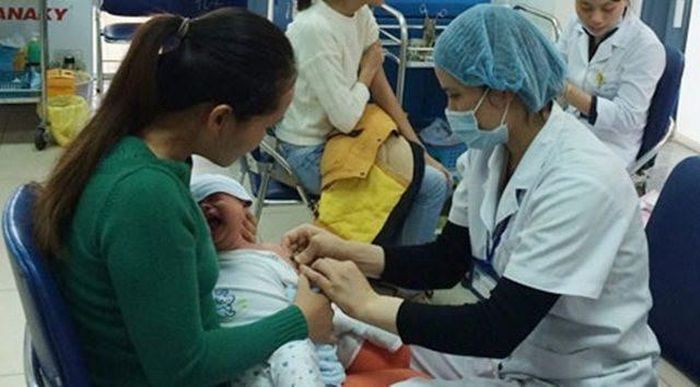 Tiêm vắc xin là biện pháp phòng bệnh chủ động, hiệu quả.