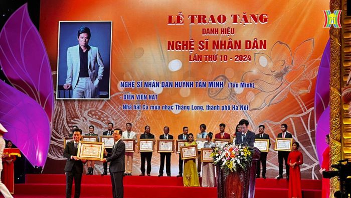 Nghệ sĩ Nhân dân Huỳnh Tấn Minh
