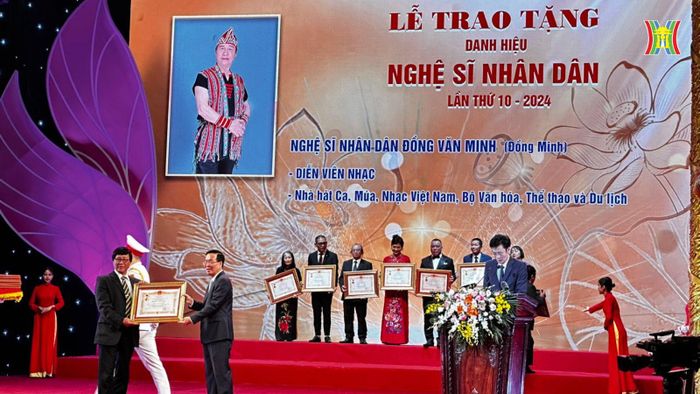 Nghệ sĩ Nhân dân Đồng Văn Minh