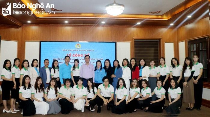  Ra mắt 26 đoàn viên công đoàn cơ sở Trung tâm Anh ngữ Skyline. Ảnh: Mỹ Hà 