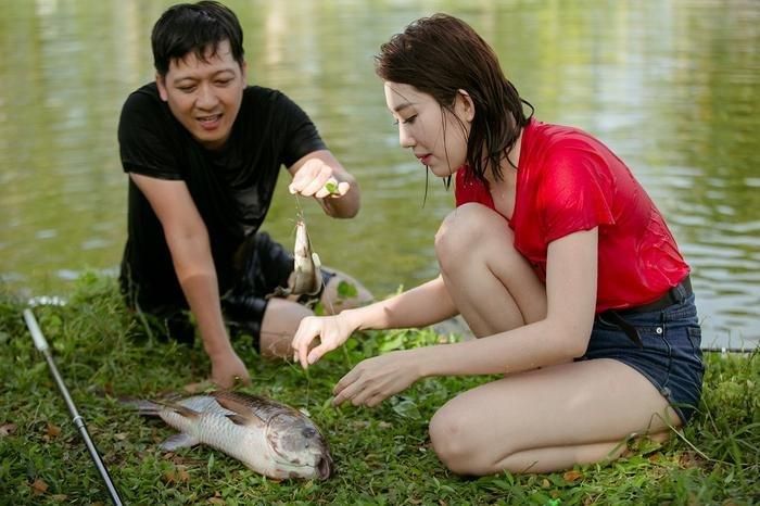 Trường Giang và Thúy Ngân có mối quan hệ thân thiết nhiều năm, hợp tác ở nhiều gamshow.