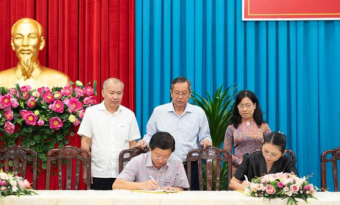Ban Dân vận Tỉnh ủy An Giang ký kết chương trình phối hợp Báo An Giang năm 2024