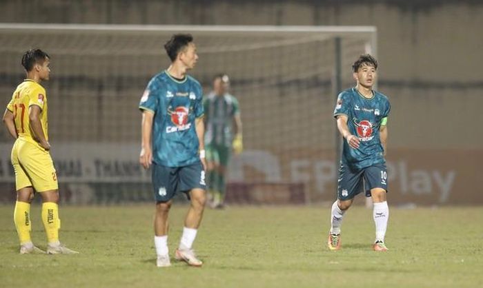 Minh Vương thực sự đã “dành cả thanh xuân để trụ hạng” tại HAGL. Ảnh: Song Ngọc
