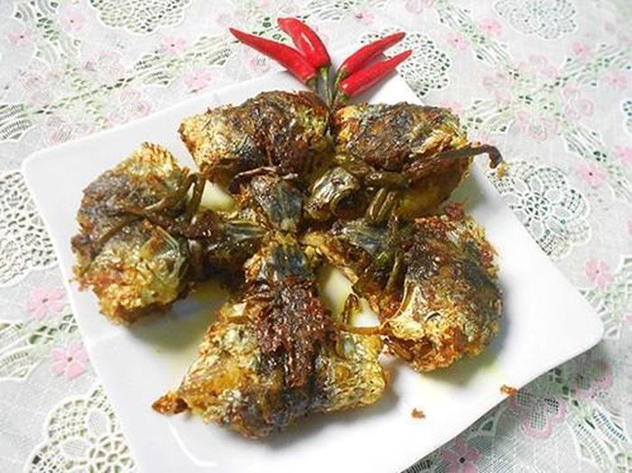  Cá chuồn chiên gập là món ngon hấp dẫn ở Quảng Nam.