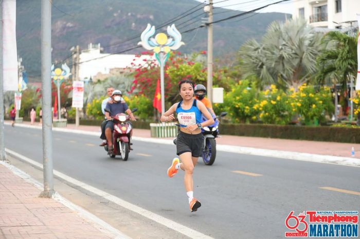 Nguyễn Thị Tuyết ra mắt cự ly bán marathon tại giải VĐQG Marathon và cự ly dài báo Tiền Phong tổ chức tại Côn Đảo năm 2022 với vị trí á quân