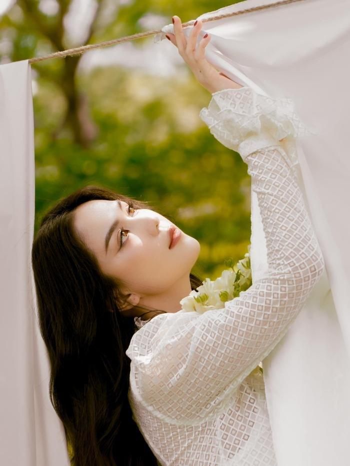Do đó, Trinh không nghĩ nhiều đến những thứ đã mất mát mà sẽ rất trân trọng những gì mình đang có được ngay lúc này, ngay bây giờ. Trinh nhận ra rằng không phải lấy lý do vì đam mê mà mình bỏ qua những ảnh hưởng, hệ lụy mà nó có thể gây ra".