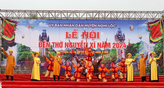  Một tiết mục văn nghệ tại buổi lễ. Ảnh: Trần Hoa 