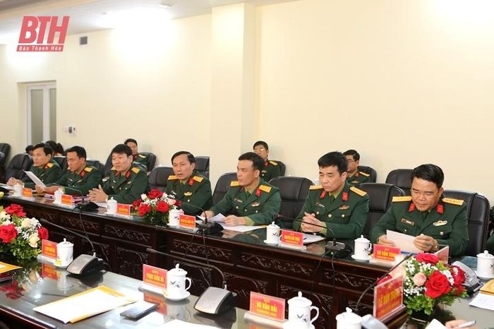 Các đồng chí trong Ban Thường vụ Đảng ủy Quân sự tỉnh dự buổi gặp mặt.