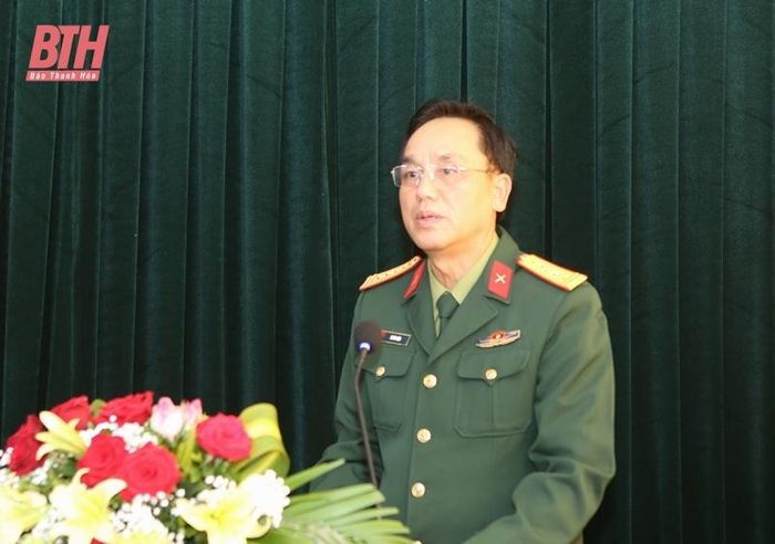 Đại tá Lê Văn Diện, Ủy viên Ban Thường vụ Tỉnh ủy, Chỉ huy trưởng Bộ CHQS tỉnh phát biểu chào mừng.