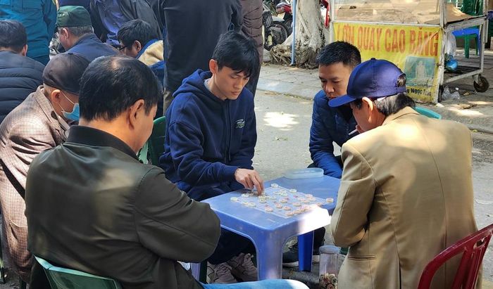 Thi cờ tướng tại lễ hội.