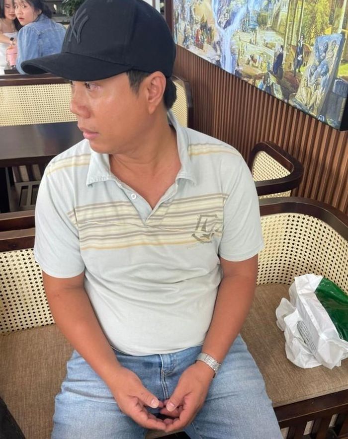 Đối tượng Phạm Phú Hoàng Duy (sinh năm 1985, hiện trú tại Phường 3, Quận 8, Thành phố Hồ Chí Minh) khi bị bắt. Ảnh: TTXVN phát