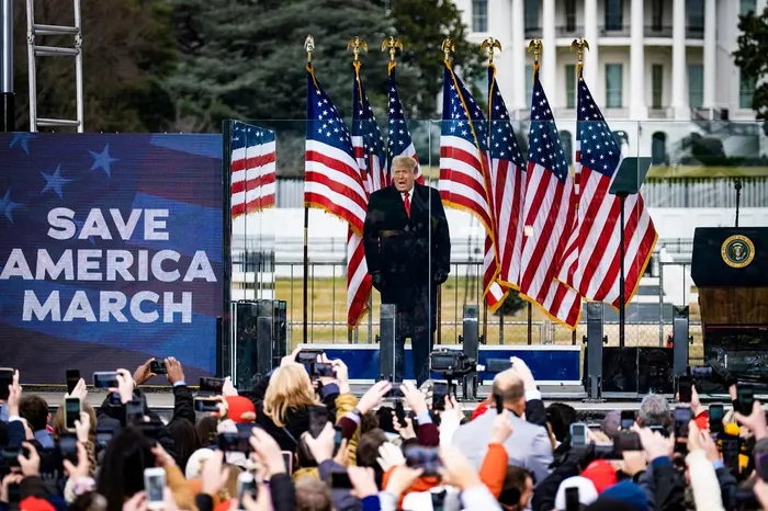 Ông Trump phát biểu trước người ủng hộ vào ngày 6/1/2021, trước khi vụ bạo loạn Đồi Capitol xảy ra. Ảnh: NYT