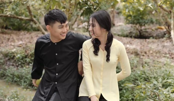  Chia sẻ với Znews, Hoài Lâm cho biết hiện tại, mong muốn lớn nhất của anh là có sức khỏe tốt, giữ được tinh thần làm việc, cống hiến cho khán giả và tiếp tục hoạt động nghệ thuật. Với Hoài Lâm, chỉ cần có sức khỏe tốt thì mọi thứ đều sẽ ổn. Hoài Lâm sinh năm 1995, được biết đến nhờ giọng hát tình cảm, ngọt ngào. Anh có một số ca khúc được yêu thích như Hoa nở không màu, Như những phút ban đầu, Buồn làm chi em ơi. 