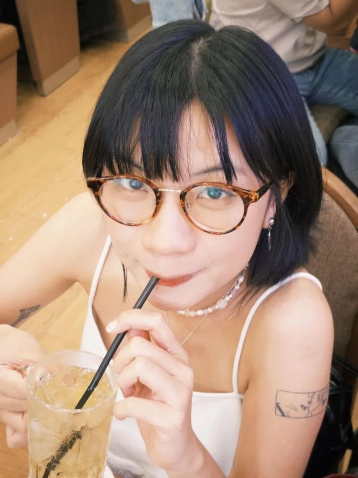  Thanh Vy đang cố gắng cải thiện kỹ năng sử dụng các công cụ AI. 