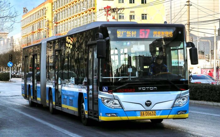 Sau khi xe máy bị cấm, phương tiện công cộng được coi là giải pháp chính để giúp người dân đi lại
