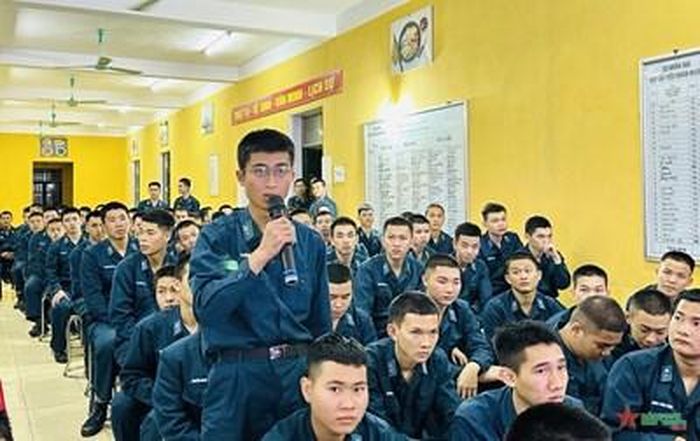  Đại diện đoàn viên, thanh niên trao đổi tại diễn đàn.