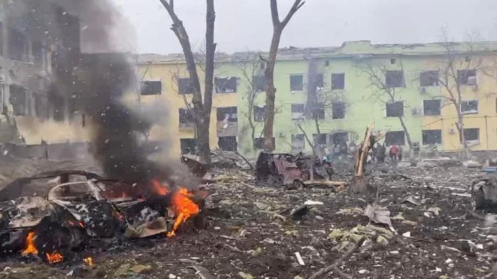 Trước đó Bộ Tổng tham mưu Quân đội Ukraine luôn đặt hy vọng cao vào các công sự phòng thủ ở Avdiivka và tự tin có thể giữ vững vị trí của họ; coi Avdiivka là “pháo đài không thể đánh sập”. Nhưng với chiến thuật “máy ủi” của Quân đội Nga, quân Ukraine đã phải rút lui nhanh chóng.