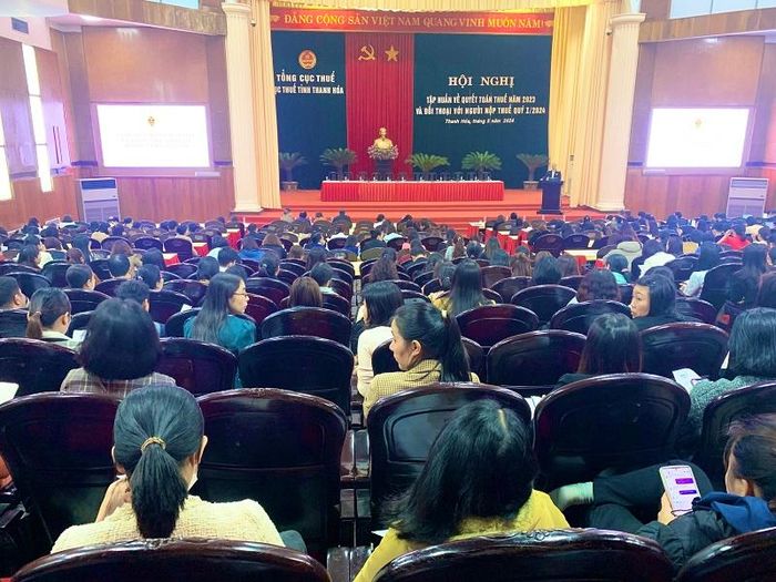 Toàn cảnh hội nghị.