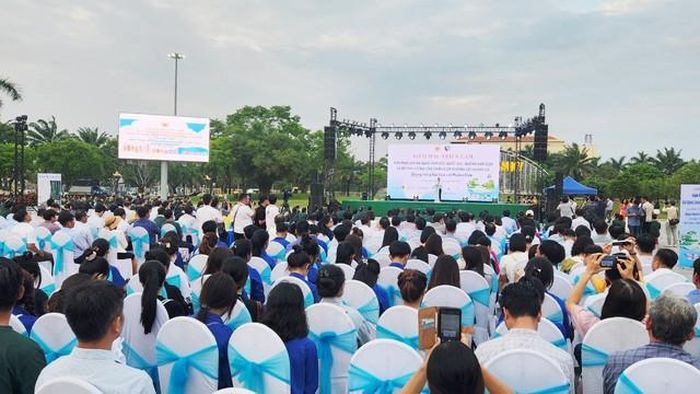 Sự kiện thu hút đông đảo người dân cùng cán bộ, công chức, viên chức tham gia - Ảnh: VGP/Nhật Anh