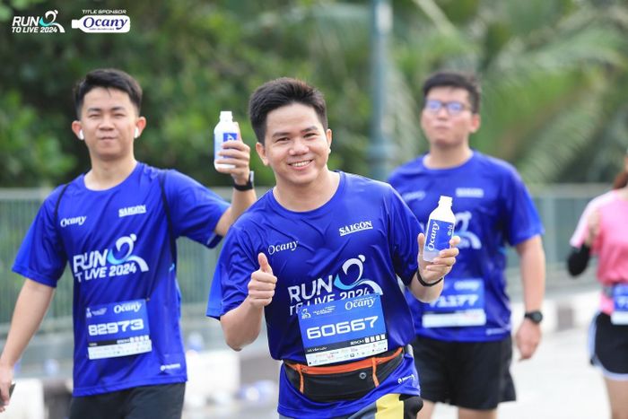  Tại giải đấu, Ocany đã cung cấp hàng nghìn chai nước i-on kiềm ướp lạnh giúp các runner bù nước, bù khoáng ngay trên đường chạy