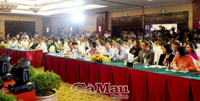 Các đại biểu tham dự phiên khai mạc Diễn đàn Hội Báo toàn quốc 2024.