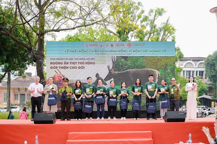 Lễ phát động được tổ chức tại đường đi bộ Nguyễn Đình Chiểu (TP Huế)