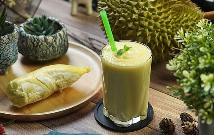 Bên cạnh đó, một số loại sinh tố có thành phần là các loại rau lá xanh tươi như rau bina, cải xoăn, cần tây hoặc cải thìa... còn bổ sung cực nhiều chất xơ. Chưa kể chúng là thực phẩm có tính kiềm, biến chúng thành lựa chọn tốt nhất để bạn chống lại sự khó chịu của chứng trào ngược axit và chứng ợ nóng.