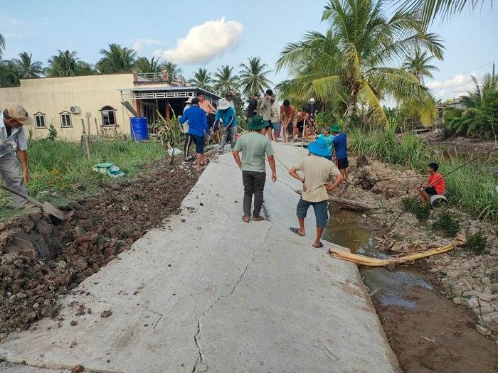Sụt lún đang xảy ra nghiêm trọng tại huyện Trần Văn Thời (Hoàng Nam)