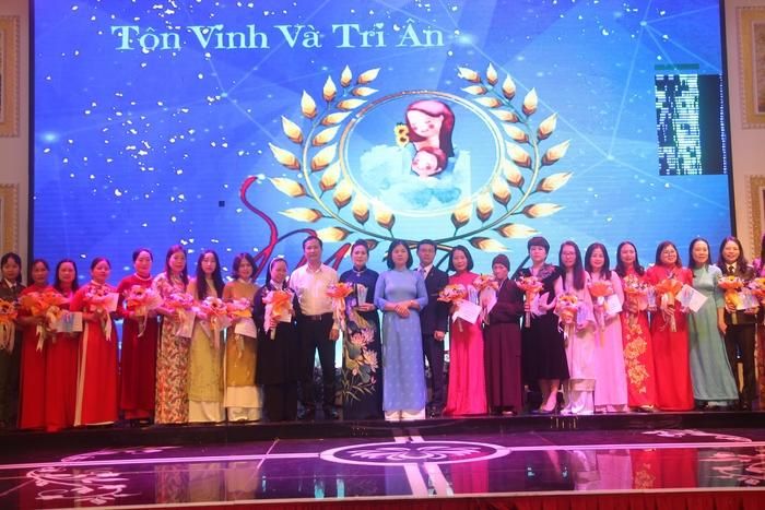 Hội LHPN tỉnh Nam Định tổ chức Hội nghị tôn vinh và tri ân "Mẹ đỡ đầu" tiêu biểu năm 2024