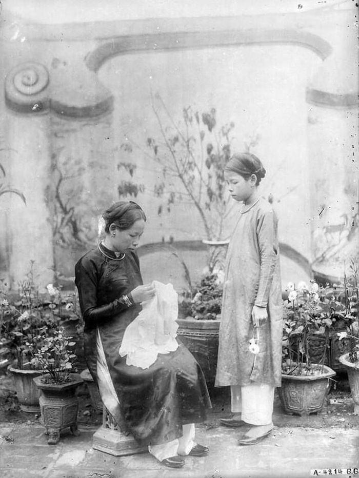 Thêu thùa thành món gia chánh trong gia đình