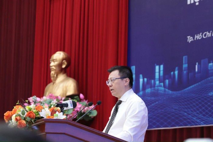 Chủ tịch Hội Nhà báo Việt Nam Lê Quốc Minh phát biểu tại Hội nghị.