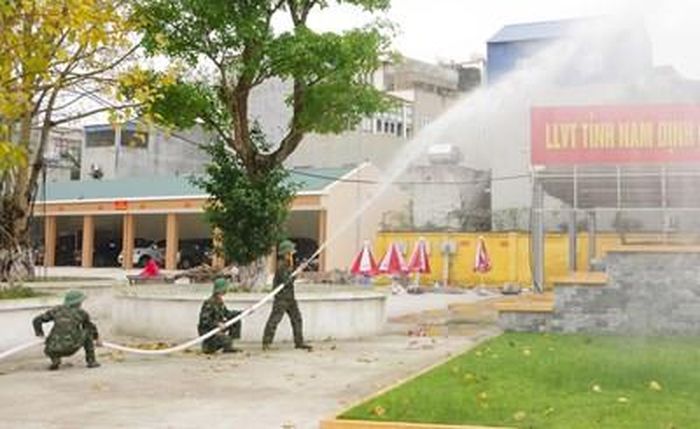  Luyện tập phương án chữa cháy. 