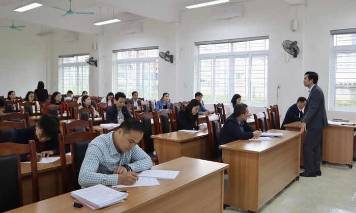 Sau lễ khai mạc, các thí sinh bước vào vòng thi đầu tiên.