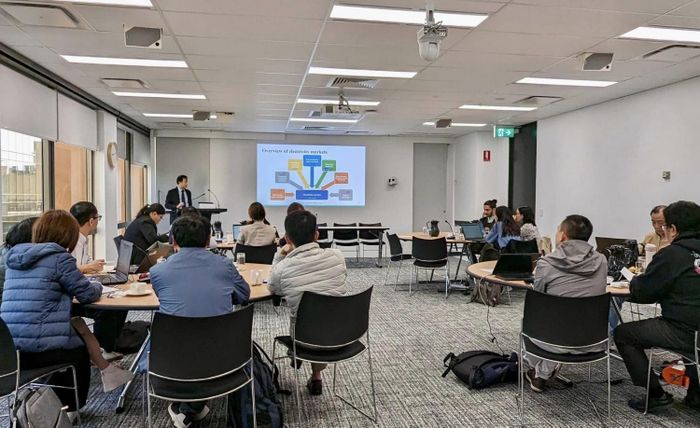  Kinh nghiệm cải cách tại Thị trường điện Úc được TS Thái Doãn Hoàng Cầu chia sẻ tại chương trình. 
