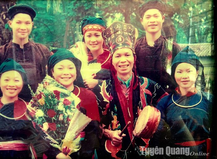 Các thành viên trong Đội văn nghệ gia đình ông Tiến.