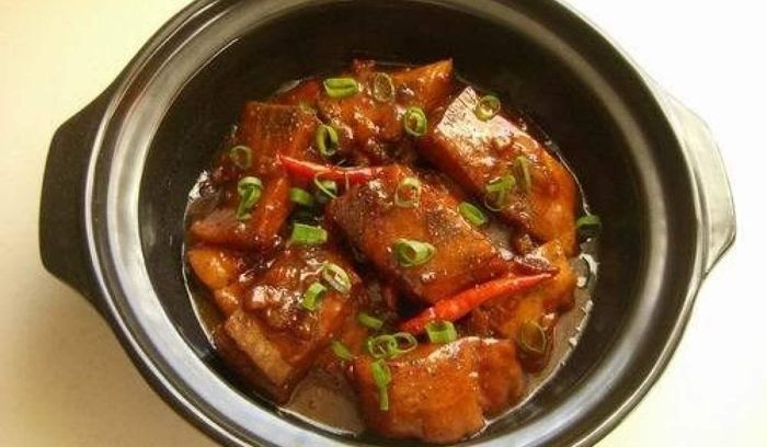 Cá kho với quả gáo không còn mùi tanh, thay vào đó là mùi thơm rất đặc trưng