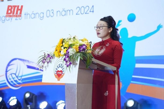 Bà Phạm Thị Thùy Linh, Tổng Giám đốc Tổ Chức Tài chính Vi mô TNHH MTV TYM phát biểu khai mạc tại Hội thi