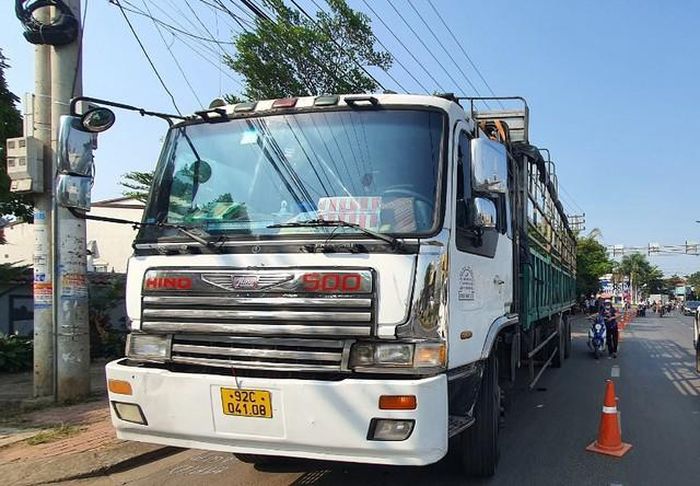 Chiếc xe tải do tài xế Lộc lái gây tai nạn khiến bà Phấn tử vong.