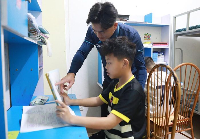 Song hành với luyện tập thể thao, việc học văn hóa của các vận động viên cũng được quan tâm chu đáo.