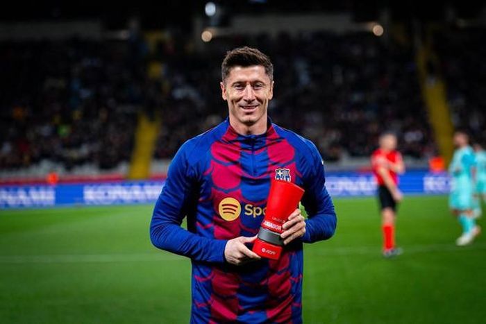 Lewandowski muốn tiếp tục gắn bó với Barcelona