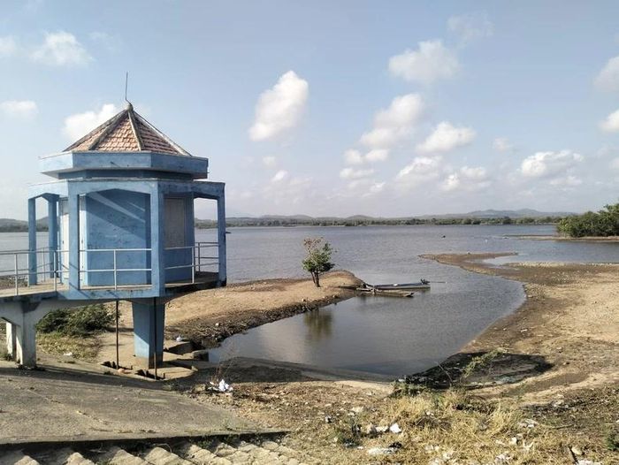 Hiện tại, hồ Ba Bàu đang mở nước phục vụ tưới cho 2 tuyến kênh gồm: kênh chính Đông dự kiến kết thúc phiên tưới vào ngày 30/3 và kênh chính Bắc dự kiến kết thúc phiên tưới vào ngày 4/4. Đây cũng là phiên tưới cuối cùng của 2 tuyến kênh. 